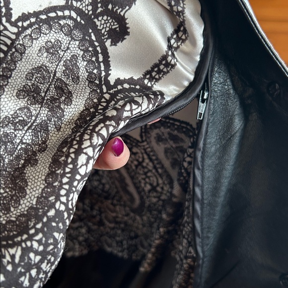 # 145  amazing very classy DANIER leather jacket with a zip out lining - Picture 8 of 13